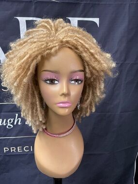 Blonde Curly Synthetic Wig for Women - Soft Honey Blonde